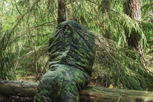 Carinthia Finnish M05 Sleeping Bag, M05 Woodland Camo. Keeps you nice and warm while stalking your prey.