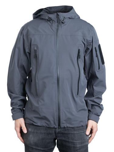 Särmä Hardshell Jacket. Model height 181 cm, chest circumference 96 cm, waist circumference 88 cm. Wearing size Medium Regular.