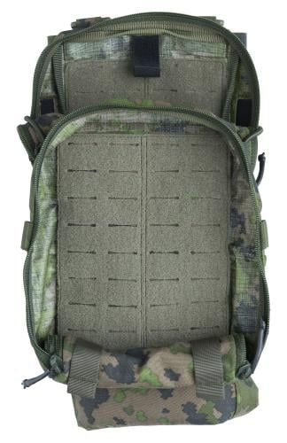 Särmä TST Assaulter Back Panel. At the top of the sides of the main pouch, there are pass-throughs for hoses and cables. On the inner surface of both zip-closure pouches of the panel, there is a low-profile PALS webbing with hook-and-loop.