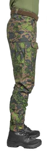 Särmä TST L4 Combat Pants. Model height 177 cm, chest circumference 102 cm, waist circumference 80 cm. Wearing size Small Regular.