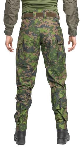 Särmä TST L4 Combat Pants. Model height 177 cm, chest circumference 102 cm, waist circumference 80 cm. Wearing size Small Regular.