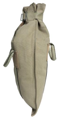 US WWII Heavy-Duty Transport Bag, Surplus. The  handle design is not by a drunken madman. The idea is that two soldiers carry heavy loads together.